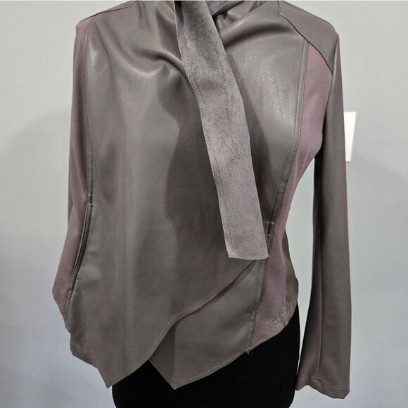🐢 KUT from Kloth,  Gray faux leather drape front jacket 🧥 Size Small VG - Picture 4 of 15